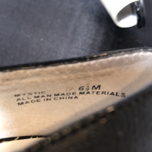 Black & white peep toe heels. Size 6 1/2. - Picture 6 of 6